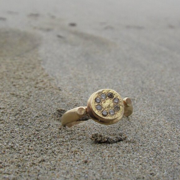 Engagement ring. 14K Yellow gold ring with 0.08ct Diamond Champagne color. - Picture 3 of 16